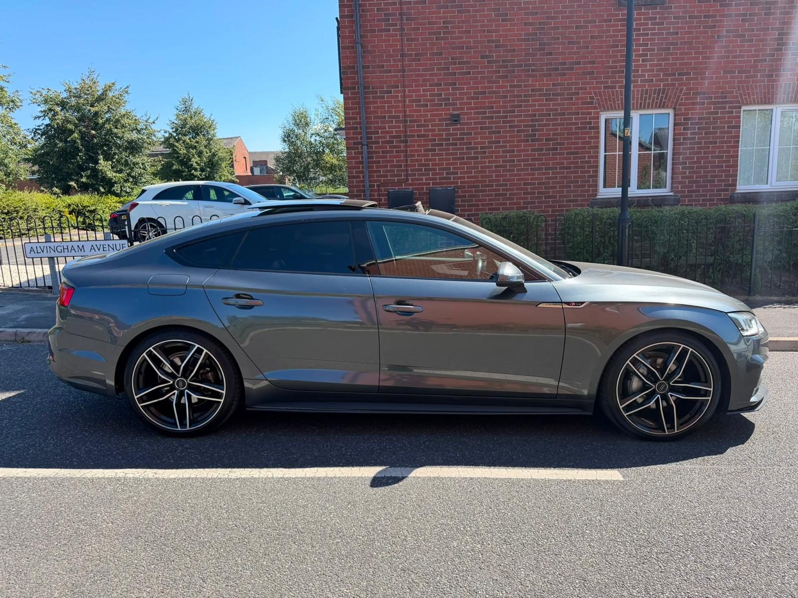 audi-a5-yf17vcl — photo 1